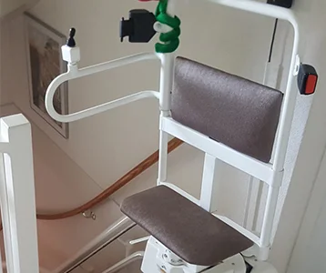 Costos de sillas salvaescaleras para escaleras rectas